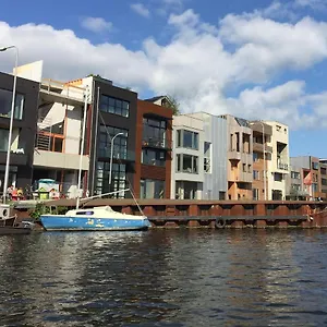 Séjour chez l'habitant Industriele Wow! Private 35m2, Amsterdam